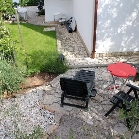 Gostinjska kuća Triple Krk 3231a 3*