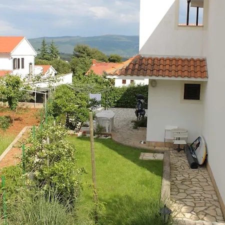 Guest house Triple Krk 3231a Vrh (Krk)